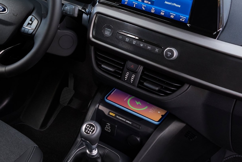 Ford Tourneo Courier wireless charging